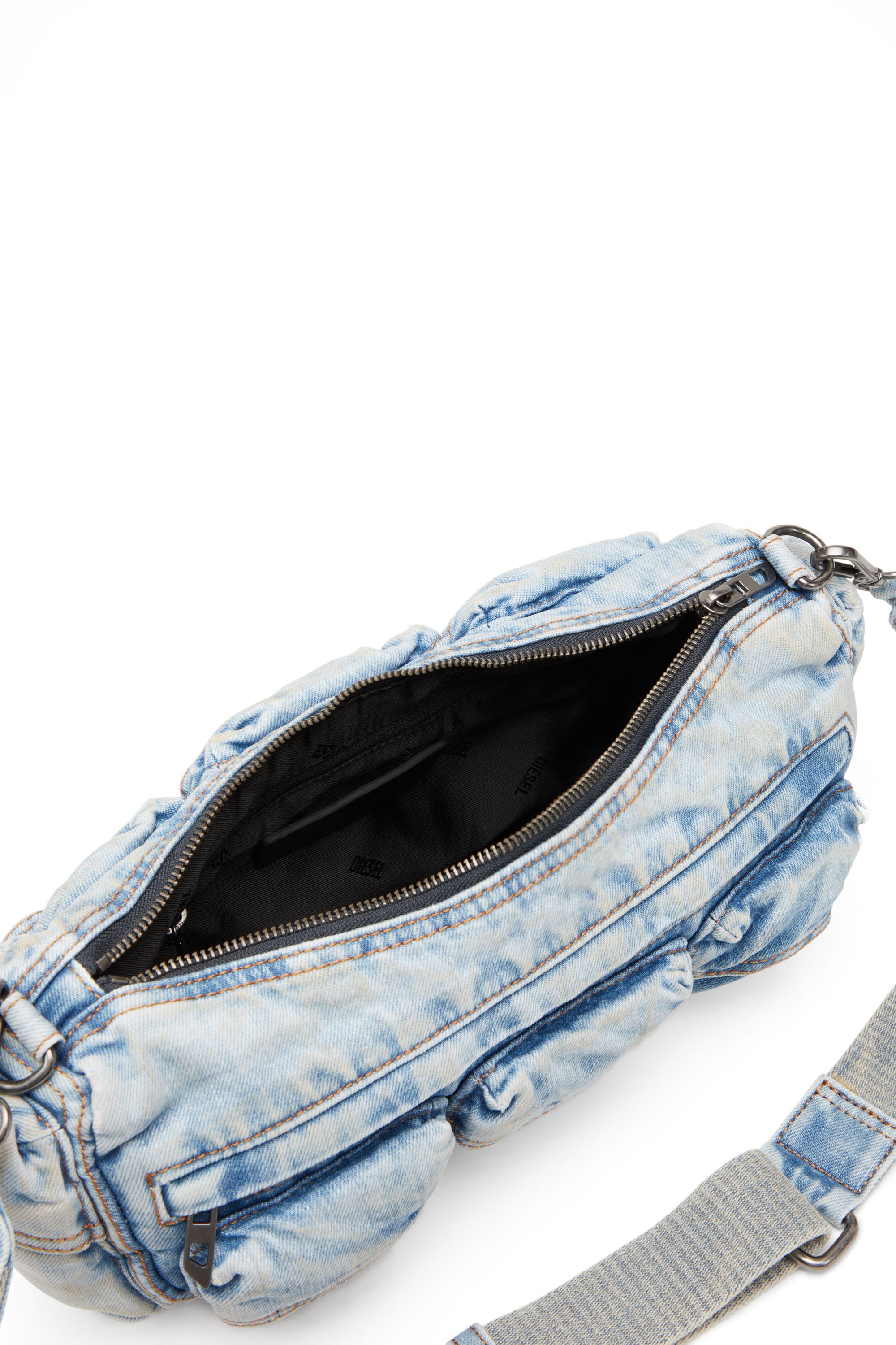 Diesel - RE-EDITION TRAVEL 3000 SHOULDER BAG X, Unisex Travel 3000-Multipocket-Tasche aus behandeltem Denim in Hellblau - 4